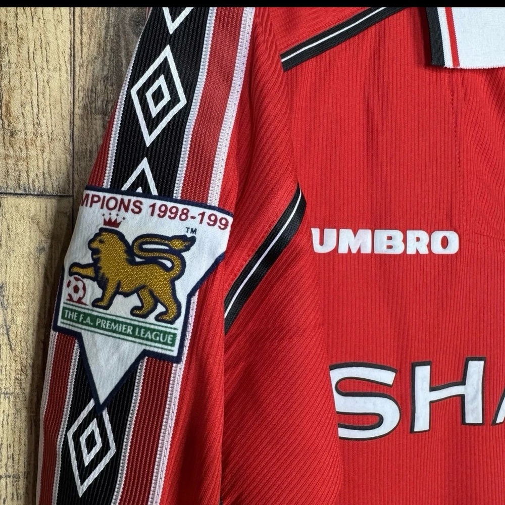 Red Soccer Jersey with Number 7 - Picture 6 of 7